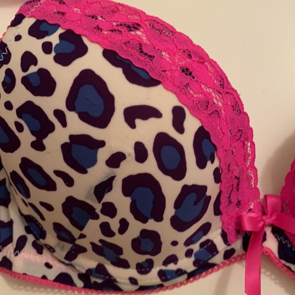 Animal print push up bra with removable patting, super cute color combo pattern - Picture 2 of 2